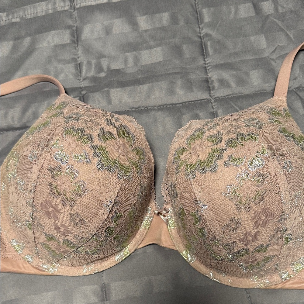 Victoria’s Secret 38D Body by Victoria perfect shape bra - Picture 9 of 9
